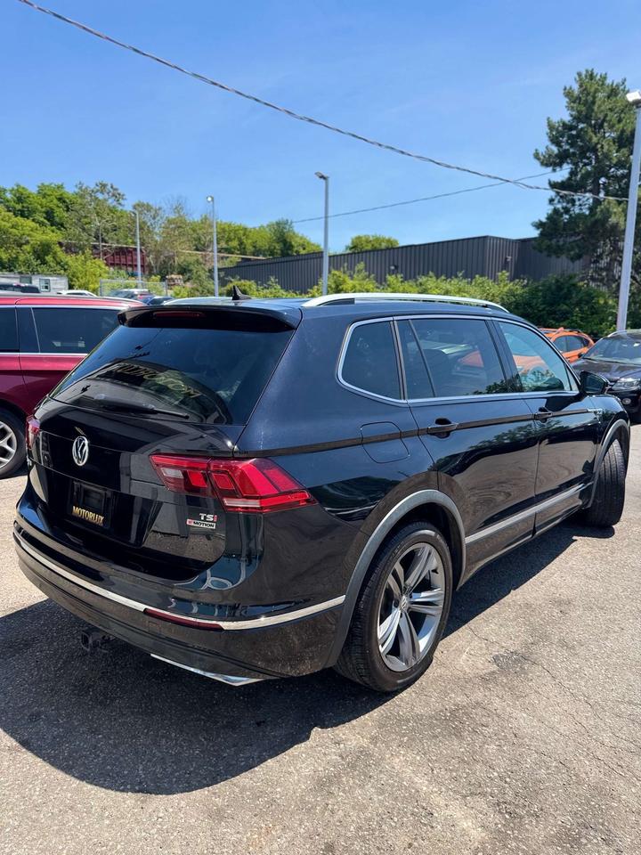 2018 Volkswagen Tiguan Highline 4MOTION R-LINE Photo