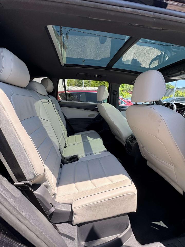 2018 Volkswagen Tiguan Highline 4MOTION R-LINE Photo