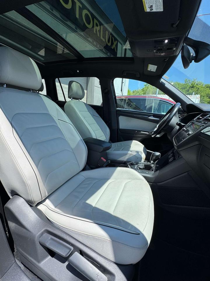 2018 Volkswagen Tiguan Highline 4MOTION R-LINE Photo