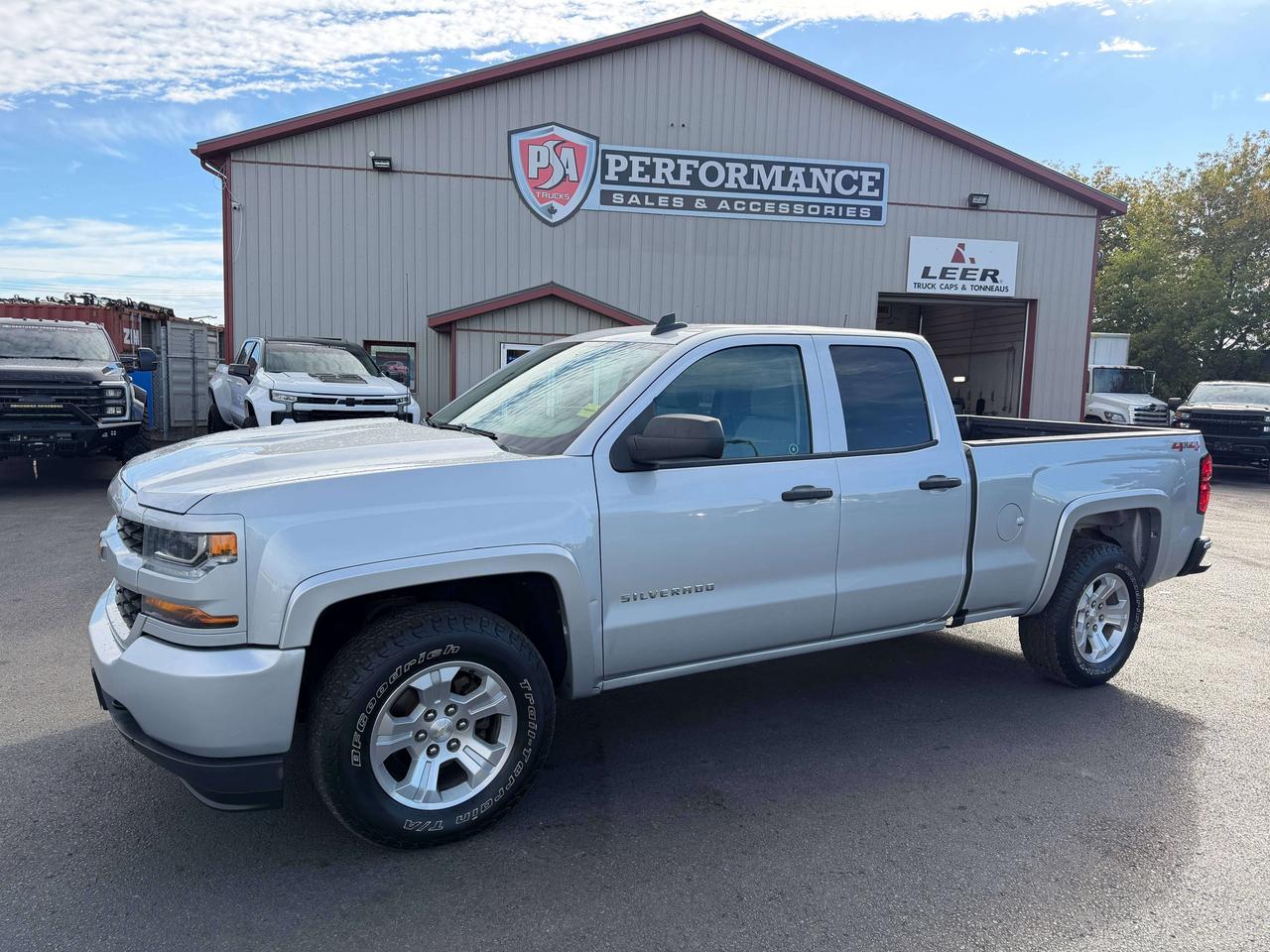 2018 Chevrolet Silverado 1500 Custom Photo2