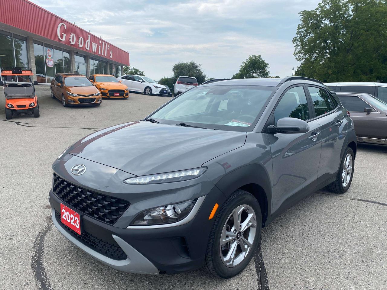 2023 Hyundai KONA PREFERRED, CLEAN CARFAX, HEATED SEATS & WHEEL! Photo