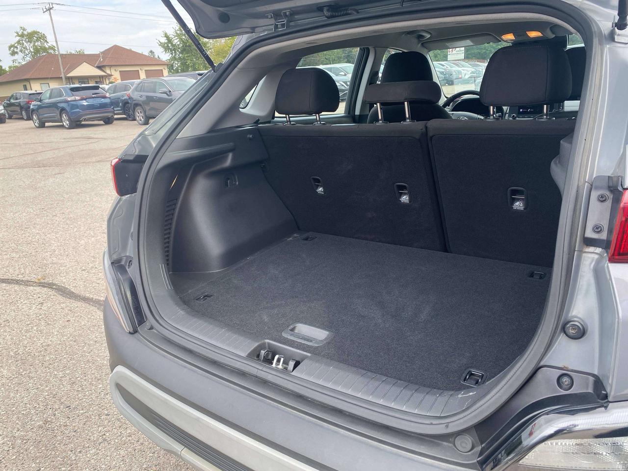 2023 Hyundai KONA PREFERRED, CLEAN CARFAX, HEATED SEATS & WHEEL! Photo