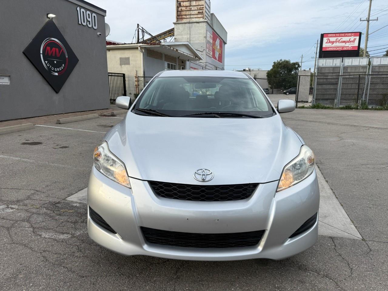 2009 Toyota Matrix 4dr Wgn Auto XR FWD Photo