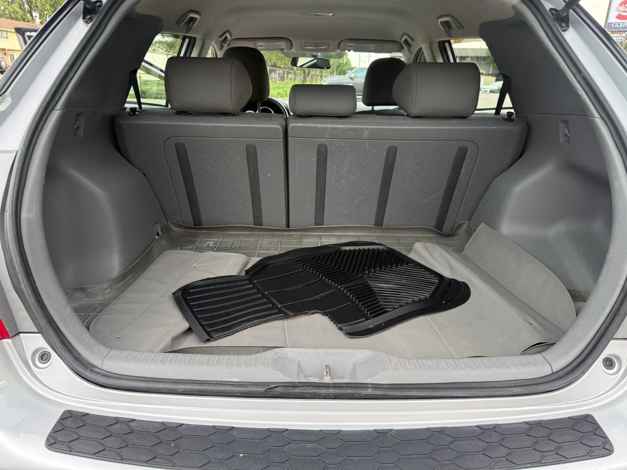2009 Toyota Matrix 4dr Wgn Auto XR FWD Photo