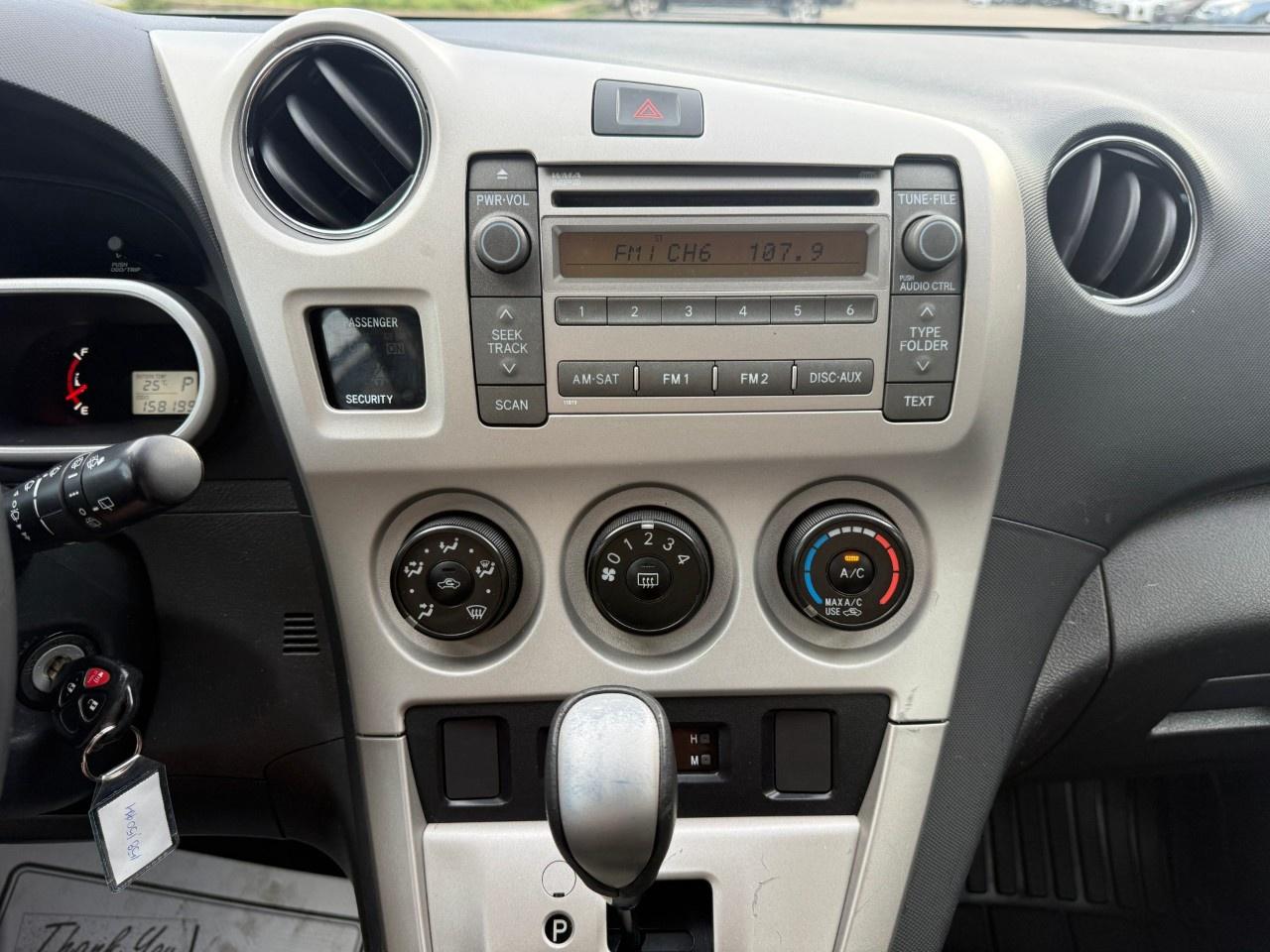 2009 Toyota Matrix 4dr Wgn Auto XR FWD Photo