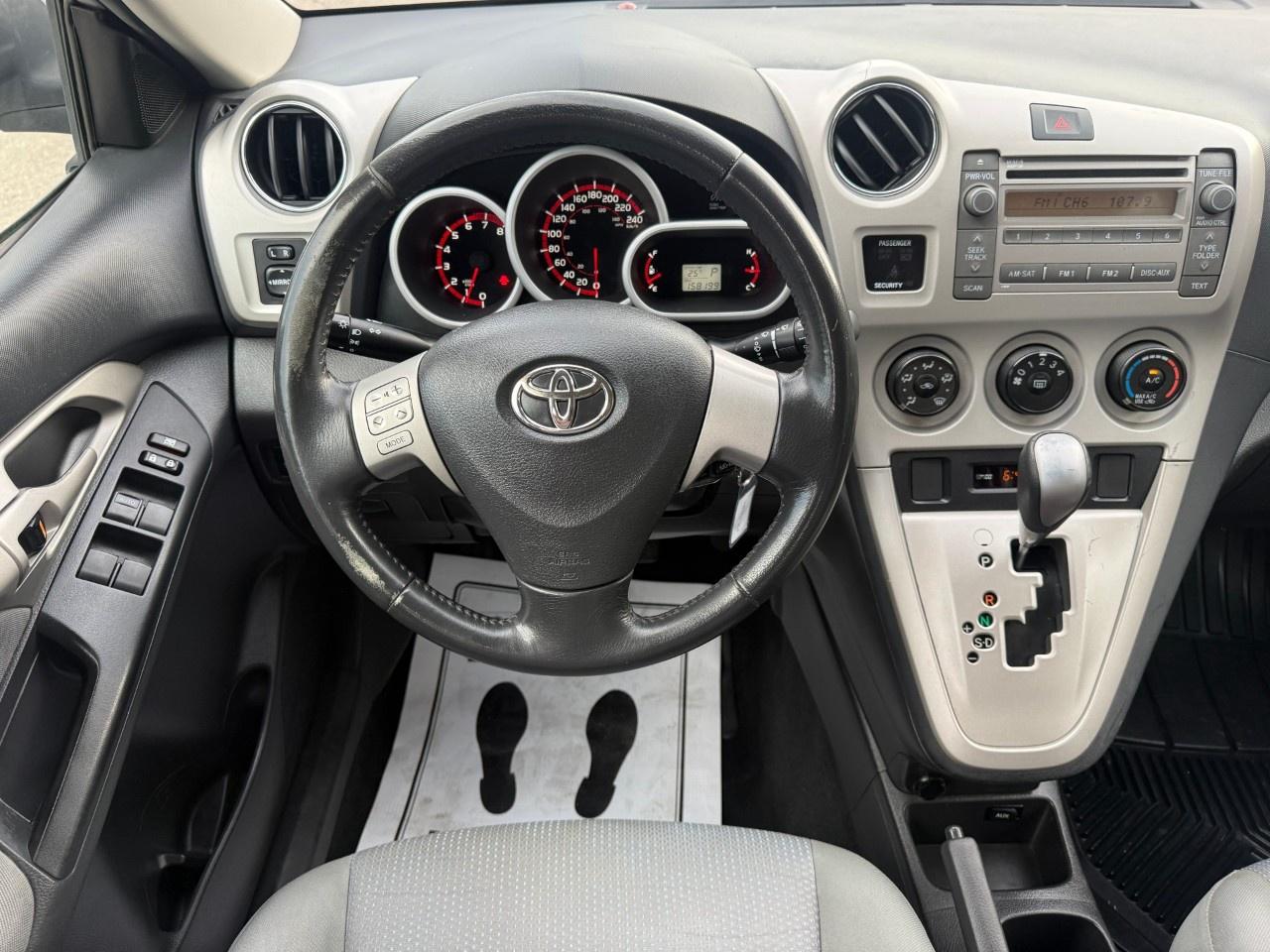 2009 Toyota Matrix 4dr Wgn Auto XR FWD Photo