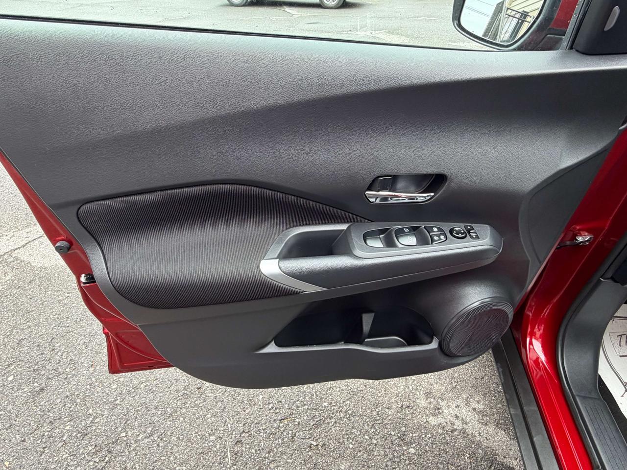 2025 Nissan Kicks SV   **CALL BELLEVILLE 613-961-8848 Photo