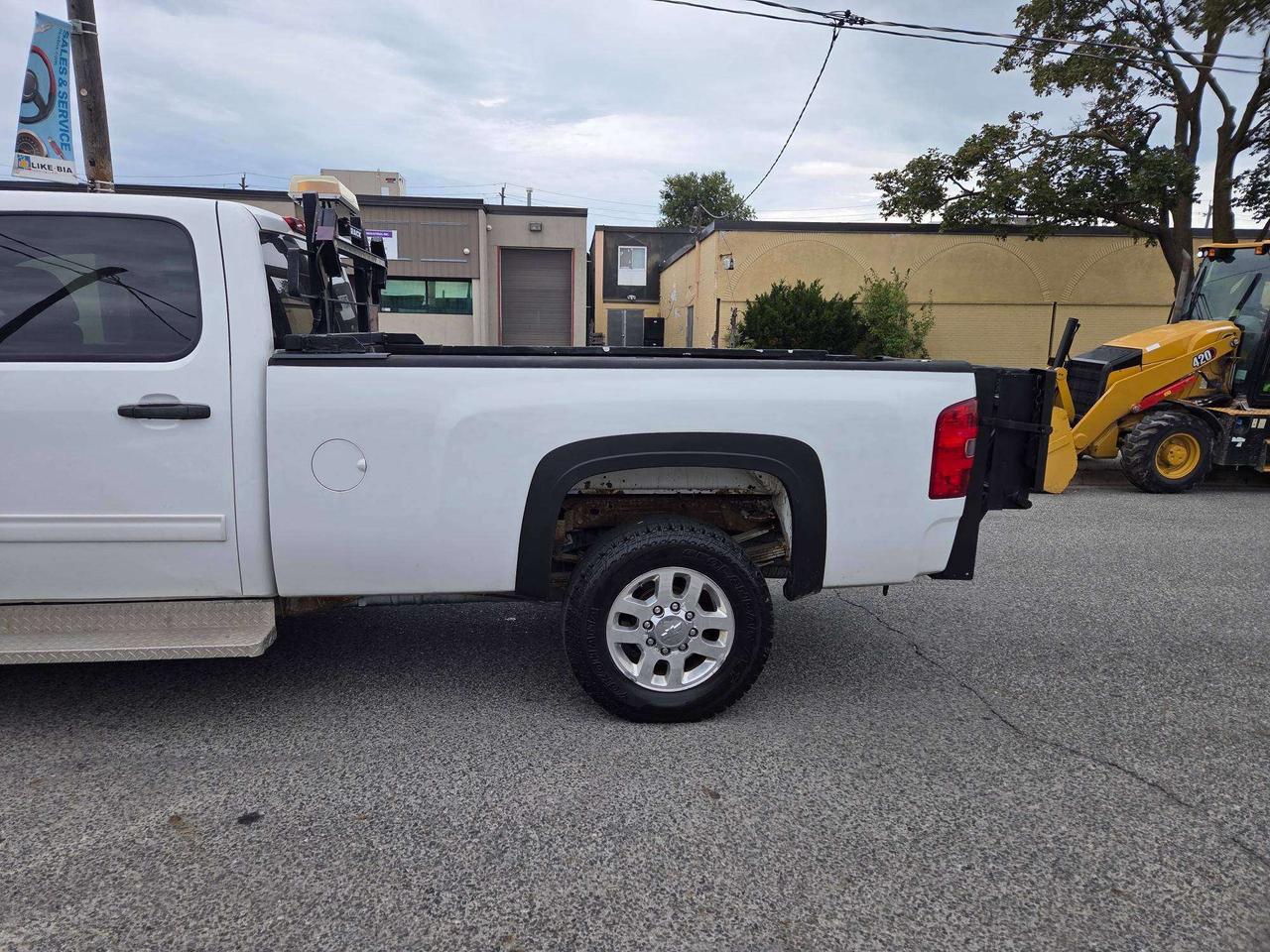 2012 Chevrolet Silverado 3500 LT TOMMY POWER LIFT GATE-CREW CAB-LONG BOX-1 OWNER Photo1