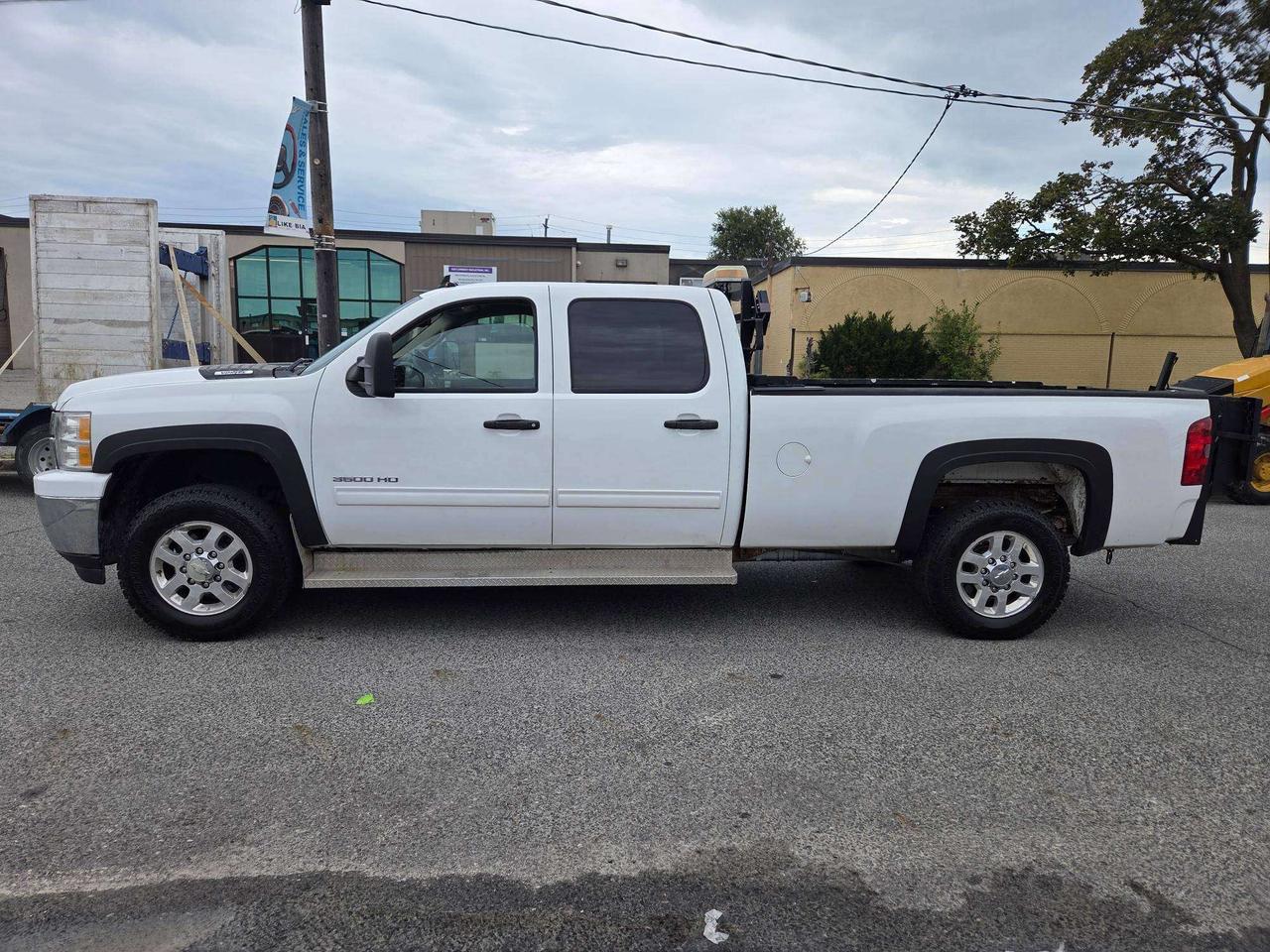 2012 Chevrolet Silverado 3500 LT TOMMY POWER LIFT GATE-CREW CAB-LONG BOX-1 OWNER Photo
