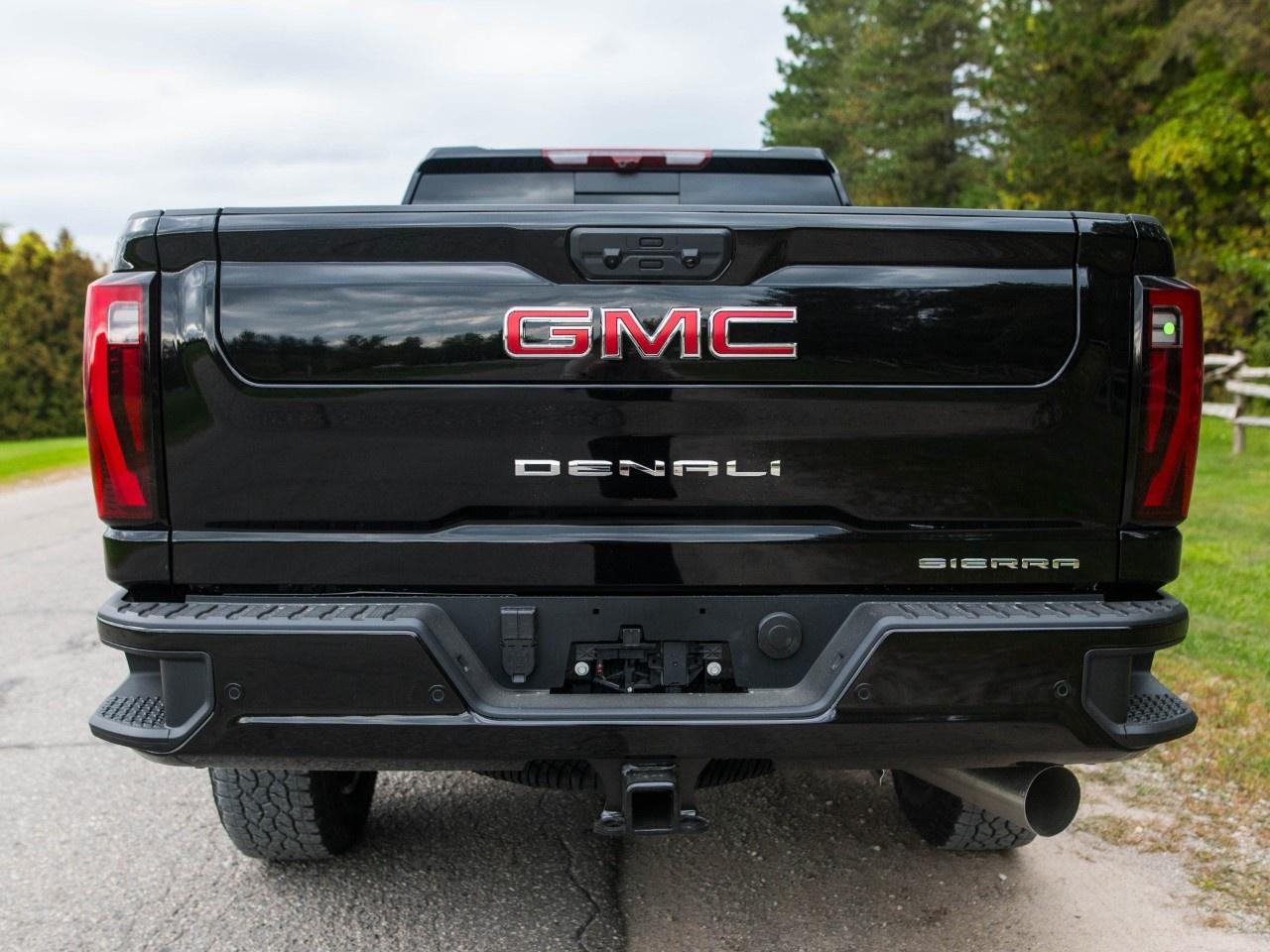 2026 GMC SIERRA 2500HD Crew Cab Standard Box 4-Wheel Drive Denali Photo