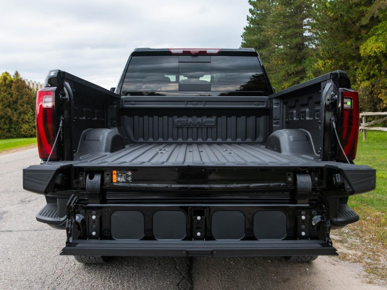 2026 GMC SIERRA 2500HD Crew Cab Standard Box 4-Wheel Drive Denali Photo