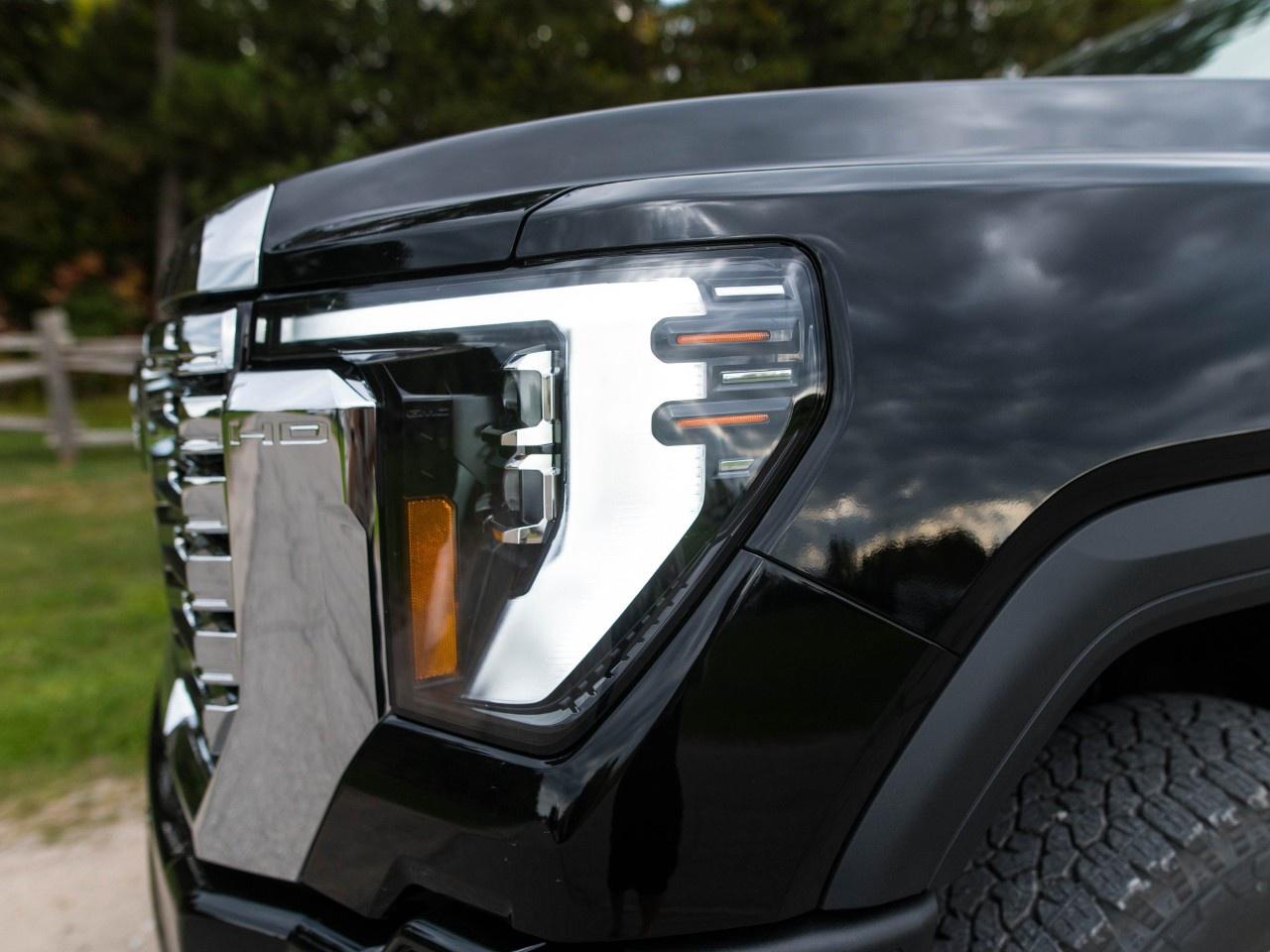 2026 GMC SIERRA 2500HD Crew Cab Standard Box 4-Wheel Drive Denali Photo