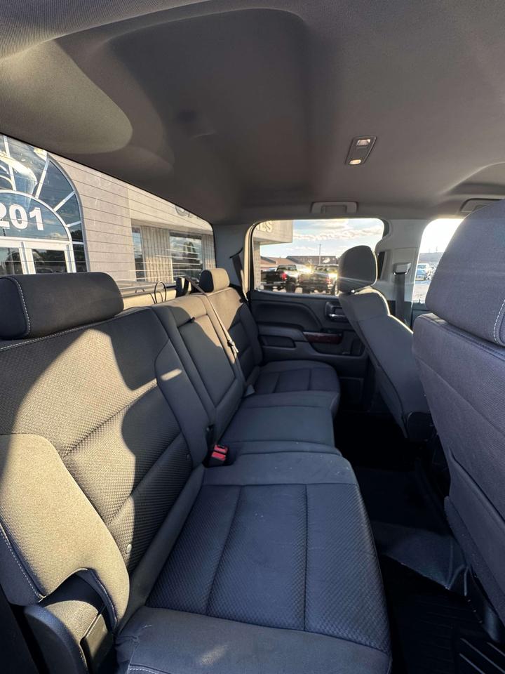 2018 GMC Sierra 1500 4WD Crew Cab 143.5 SLE 5'8 Box Photo