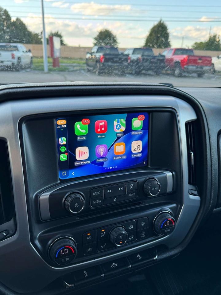 2018 GMC Sierra 1500 4WD Crew Cab 143.5 SLE 5'8 Box Photo