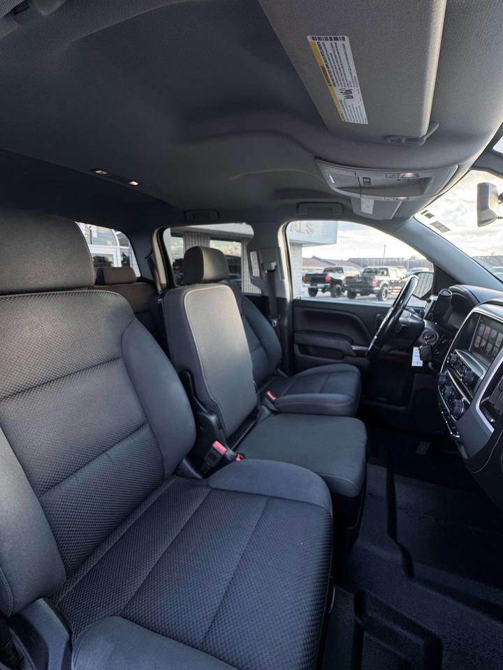 2018 GMC Sierra 1500 4WD Crew Cab 143.5 SLE 5'8 Box Photo