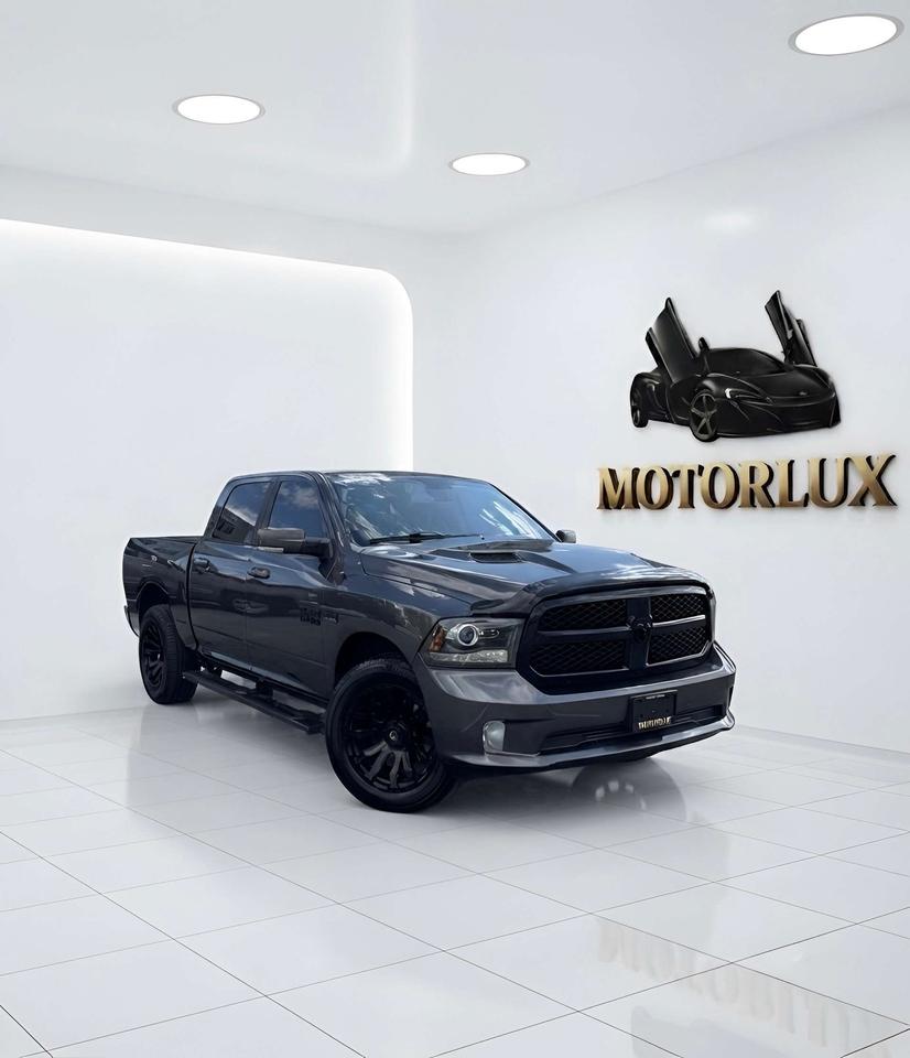 2018 RAM 1500 Night 4x4 Crew Cab 5'7 Box Photo