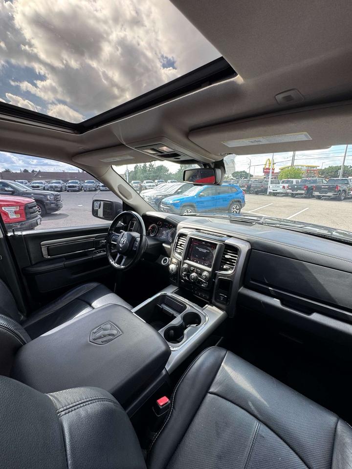 2018 RAM 1500 Night 4x4 Crew Cab 5'7 Box Photo