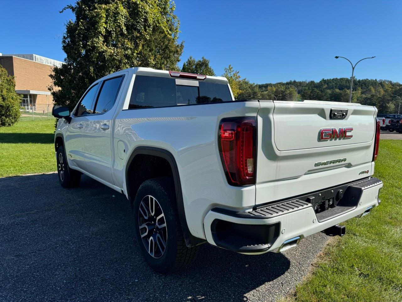 2026 GMC Sierra 1500 Crew Cab Short Box 4-Wheel Drive AT4 Photo
