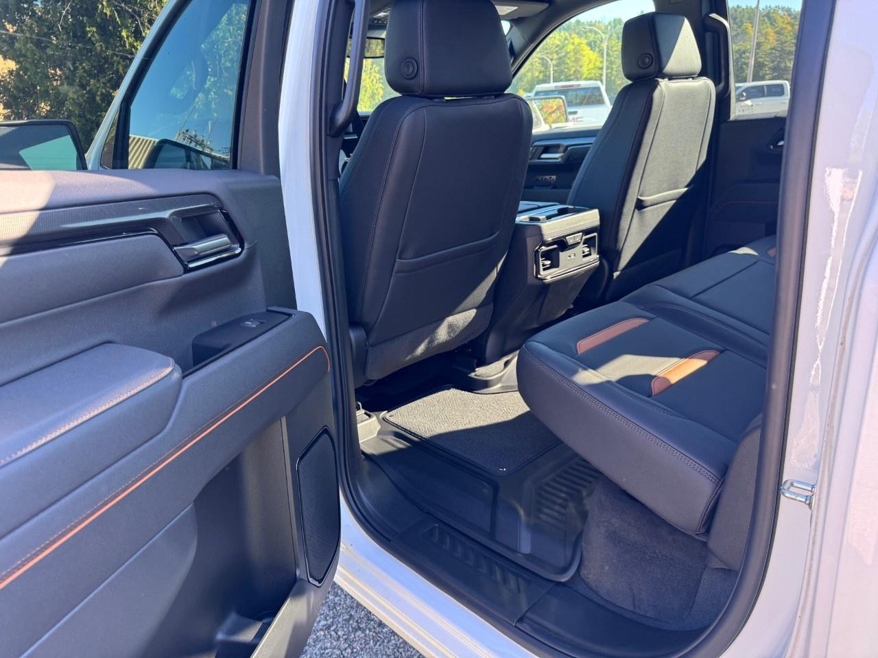 2026 GMC Sierra 1500 Crew Cab Short Box 4-Wheel Drive AT4 Photo