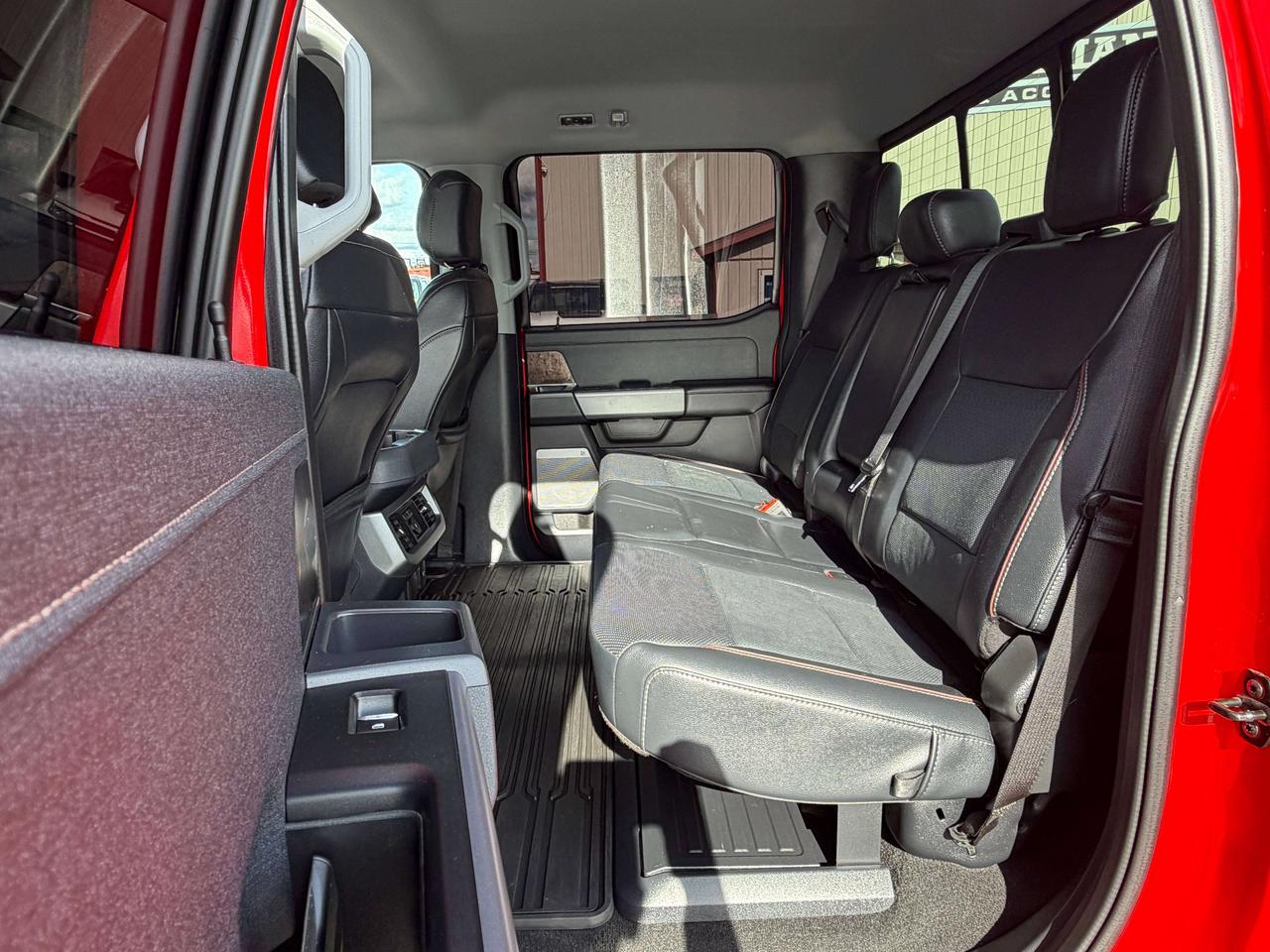 2023 Ford F-250 LARIAT Photo