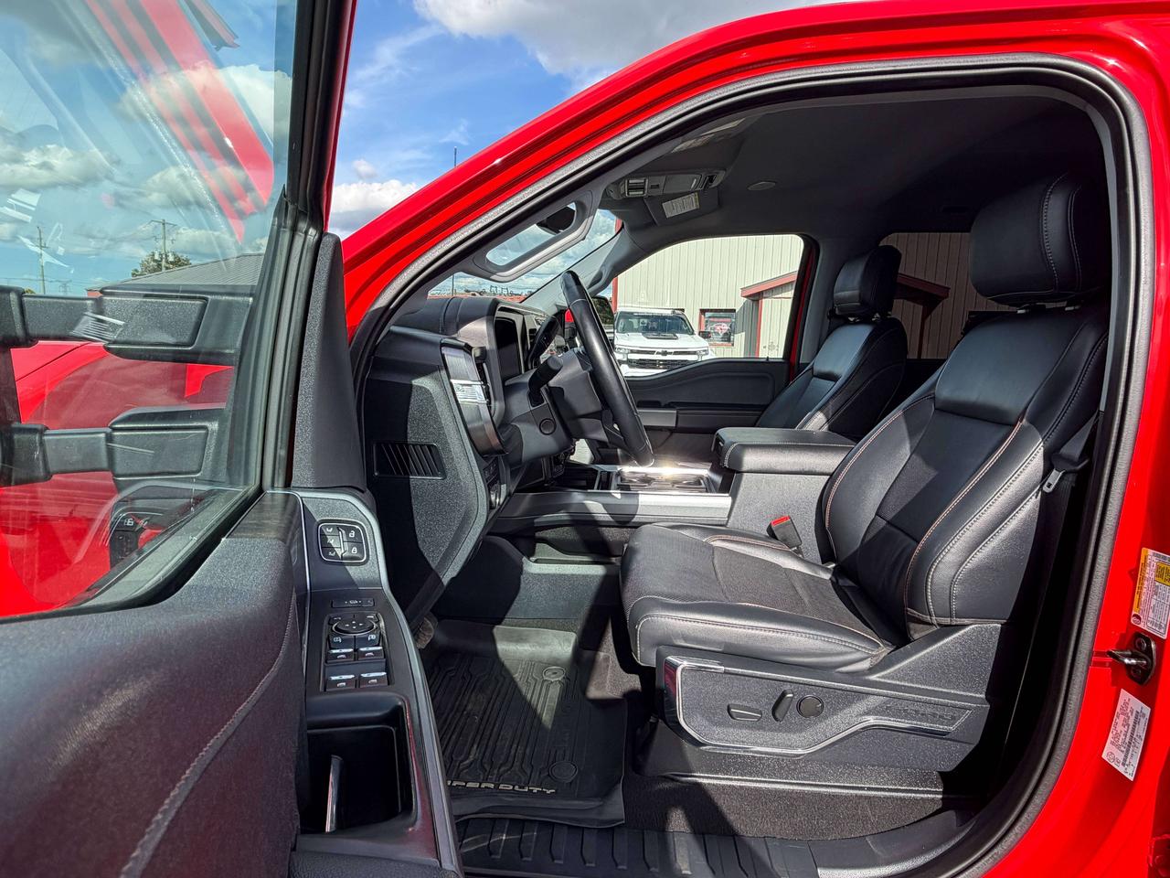 2023 Ford F-250 LARIAT Photo