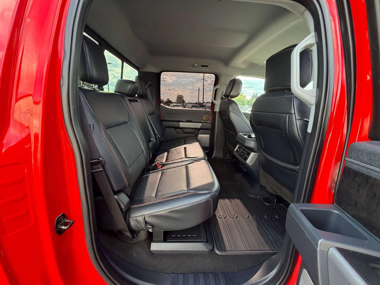 2023 Ford F-250 LARIAT Photo