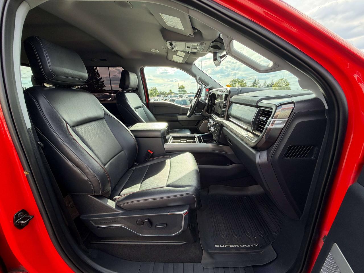2023 Ford F-250 LARIAT Photo