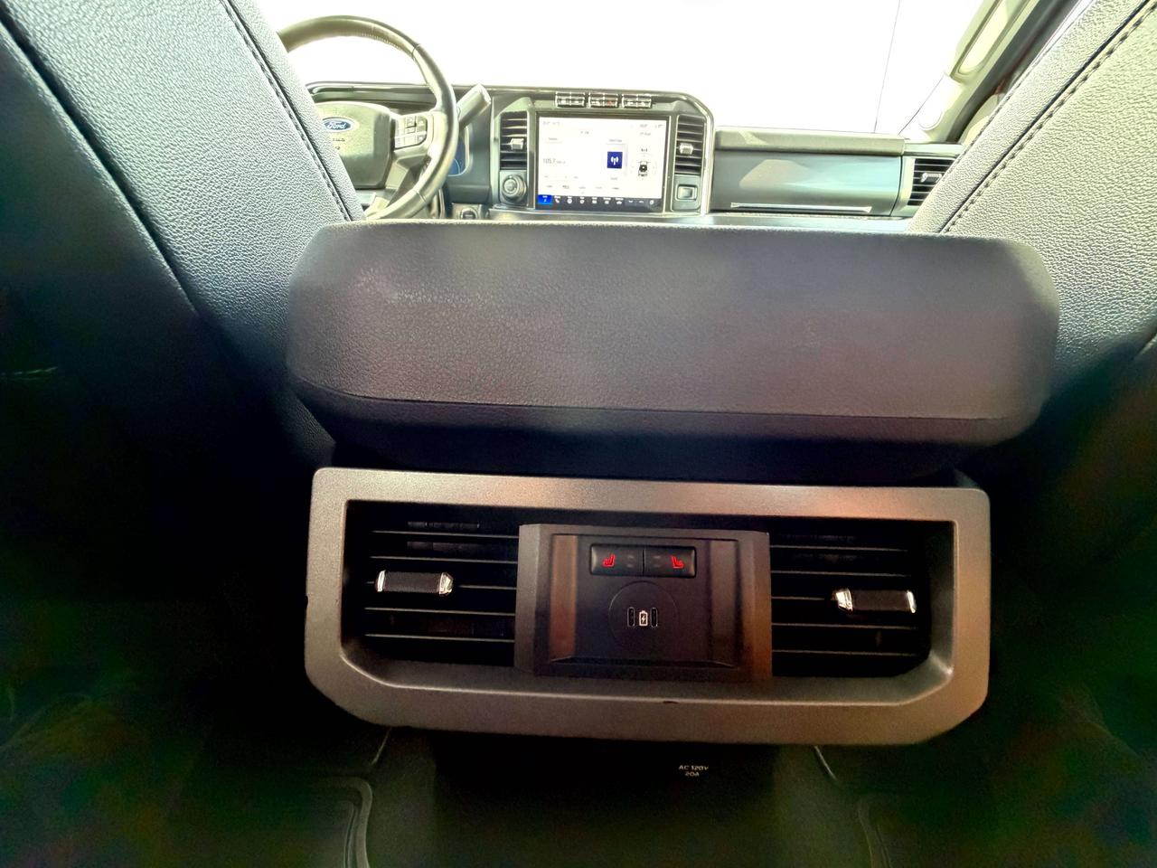 2023 Ford F-250 LARIAT Photo