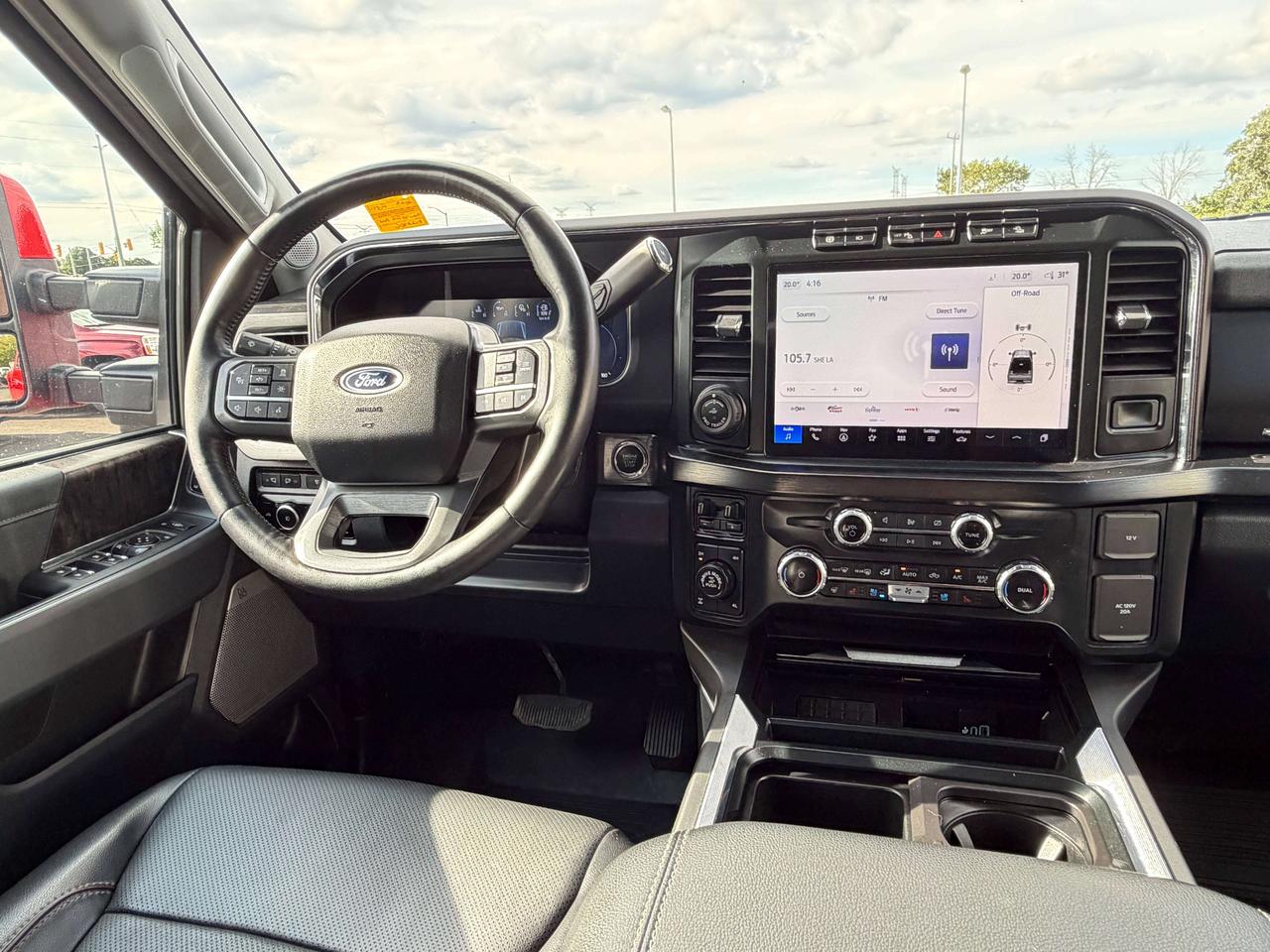 2023 Ford F-250 LARIAT Photo