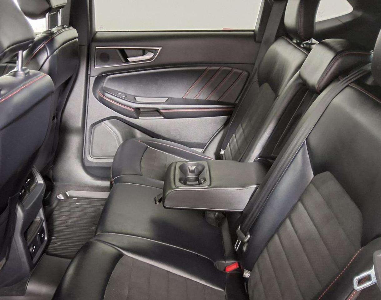 2022 Ford Edge SEL Photo