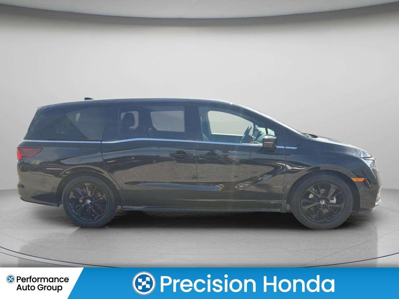 2024 Honda Odyssey Black Edition Leather Sunroof Nav CarPlay Photo