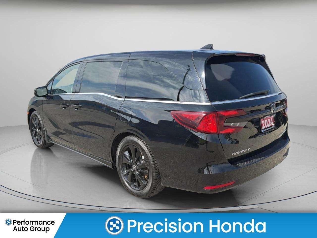 2024 Honda Odyssey Black Edition Leather Sunroof Nav CarPlay Photo