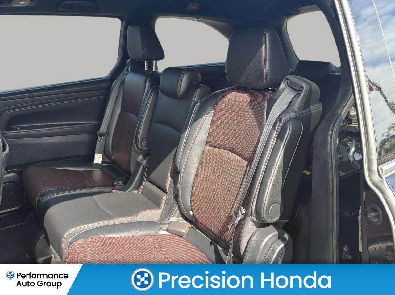 2024 Honda Odyssey Black Edition Leather Sunroof Nav CarPlay Photo