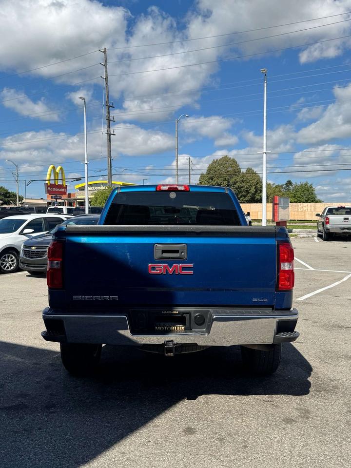 2018 GMC Sierra 1500 4WD Crew Cab 143.5 SLE Photo