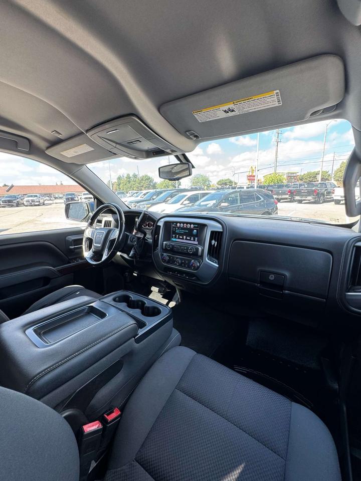 2018 GMC Sierra 1500 4WD Crew Cab 143.5 SLE Photo