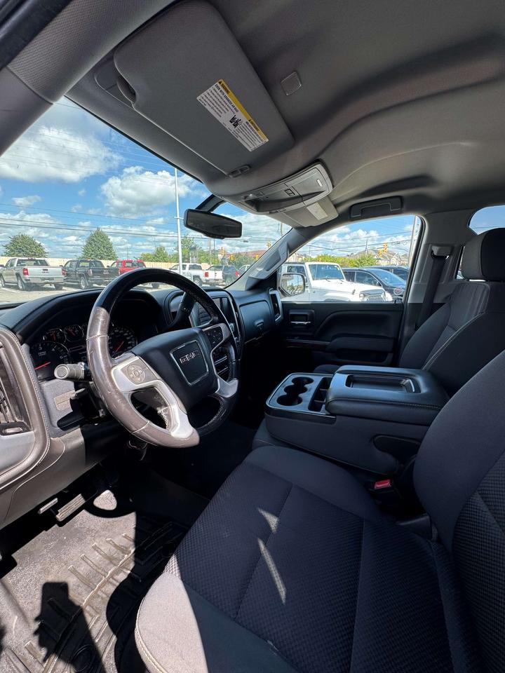 2018 GMC Sierra 1500 4WD Crew Cab 143.5 SLE Photo