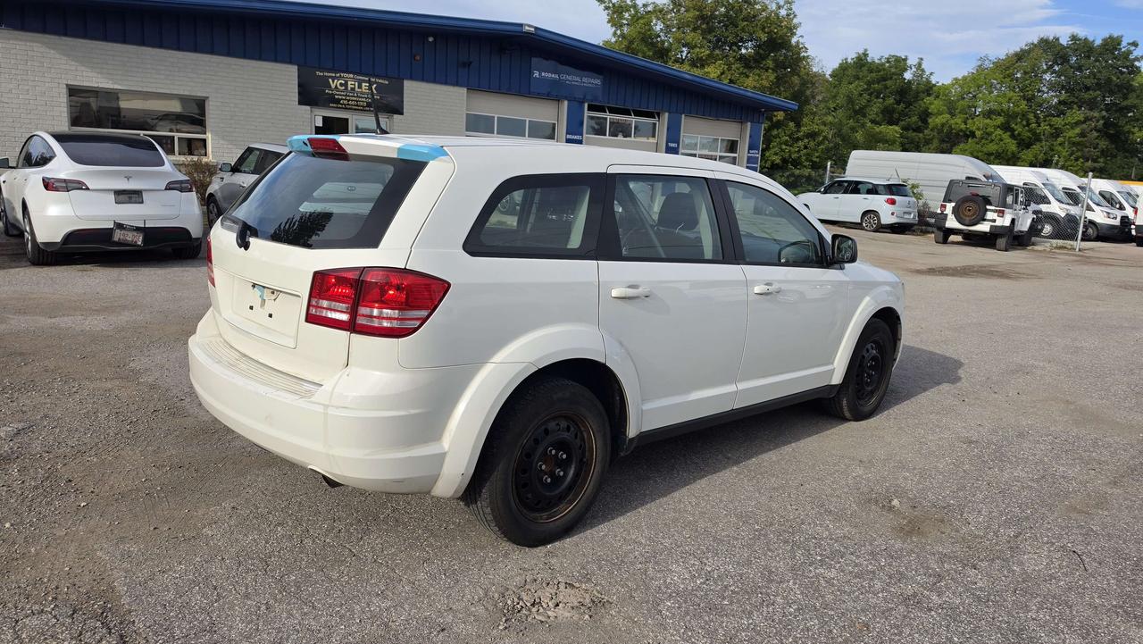 2019 Dodge Journey FWD - CARGO SUV - P-728147 Photo4