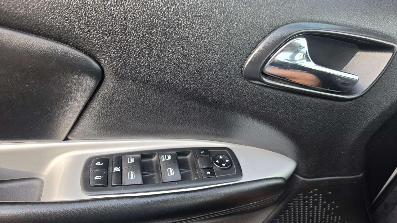 2019 Dodge Journey FWD - CARGO SUV - P-728147 Photo