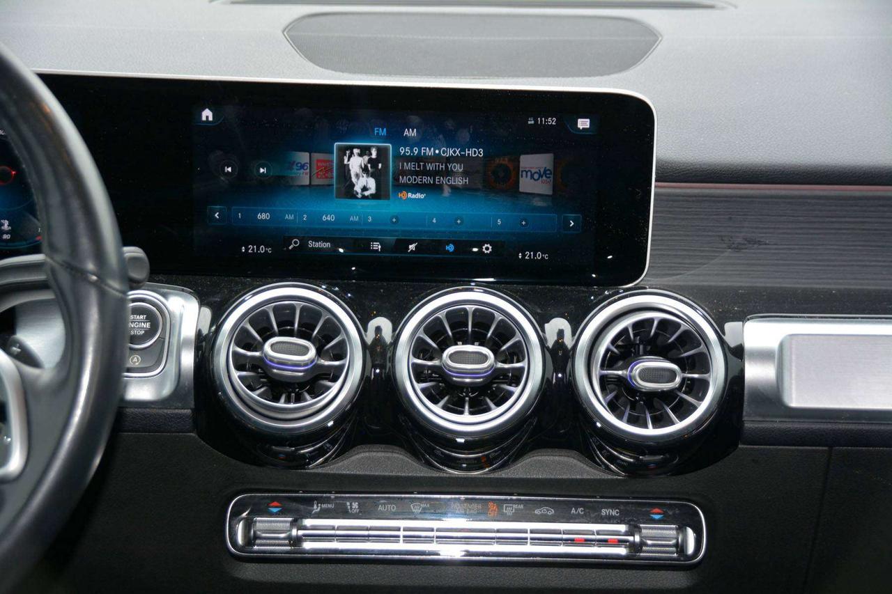 2021 Mercedes-Benz GLB GLB 250 Photo