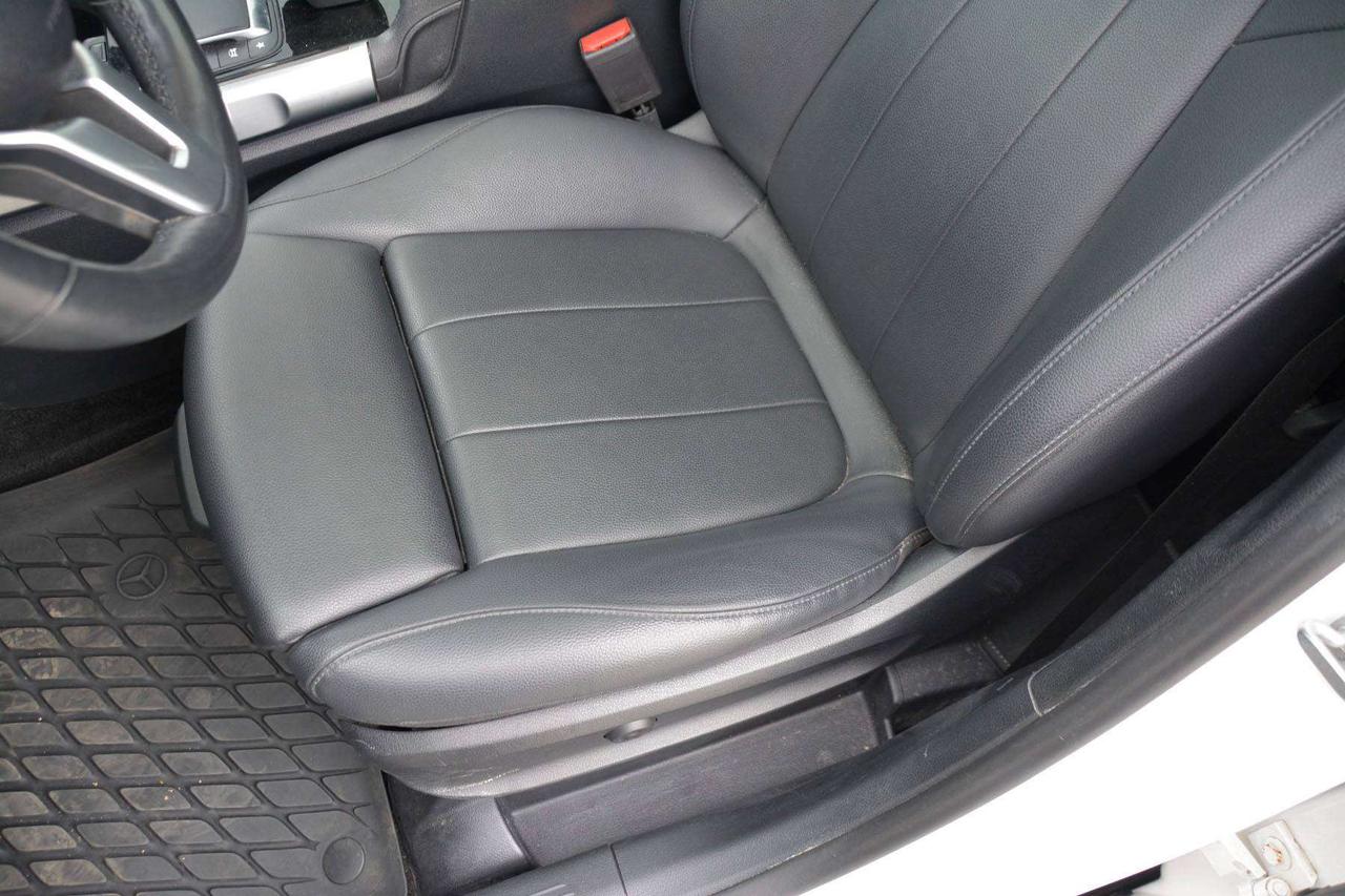 2021 Mercedes-Benz GLB GLB 250 Photo