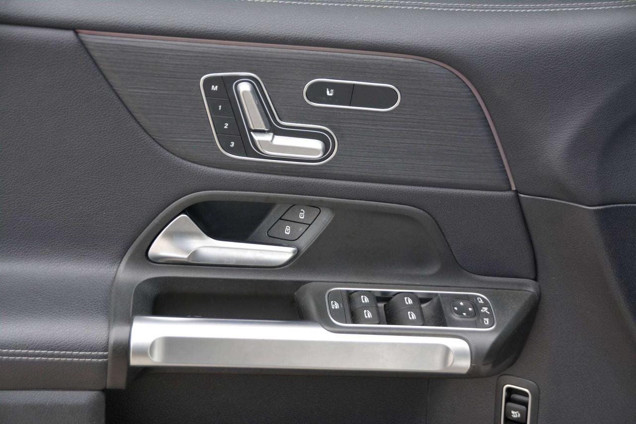 2021 Mercedes-Benz GLB GLB 250 Photo