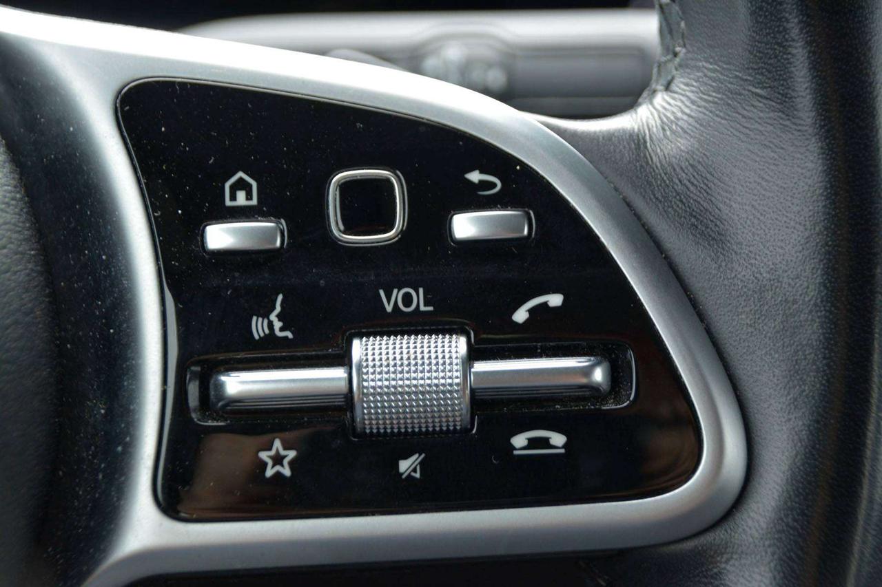 2021 Mercedes-Benz GLB GLB 250 Photo