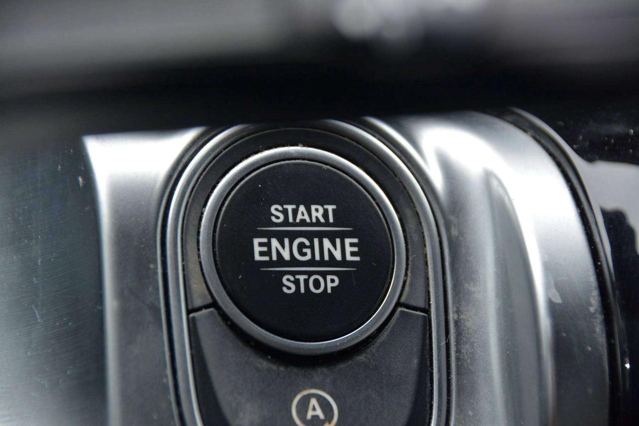2021 Mercedes-Benz GLB GLB 250 Photo