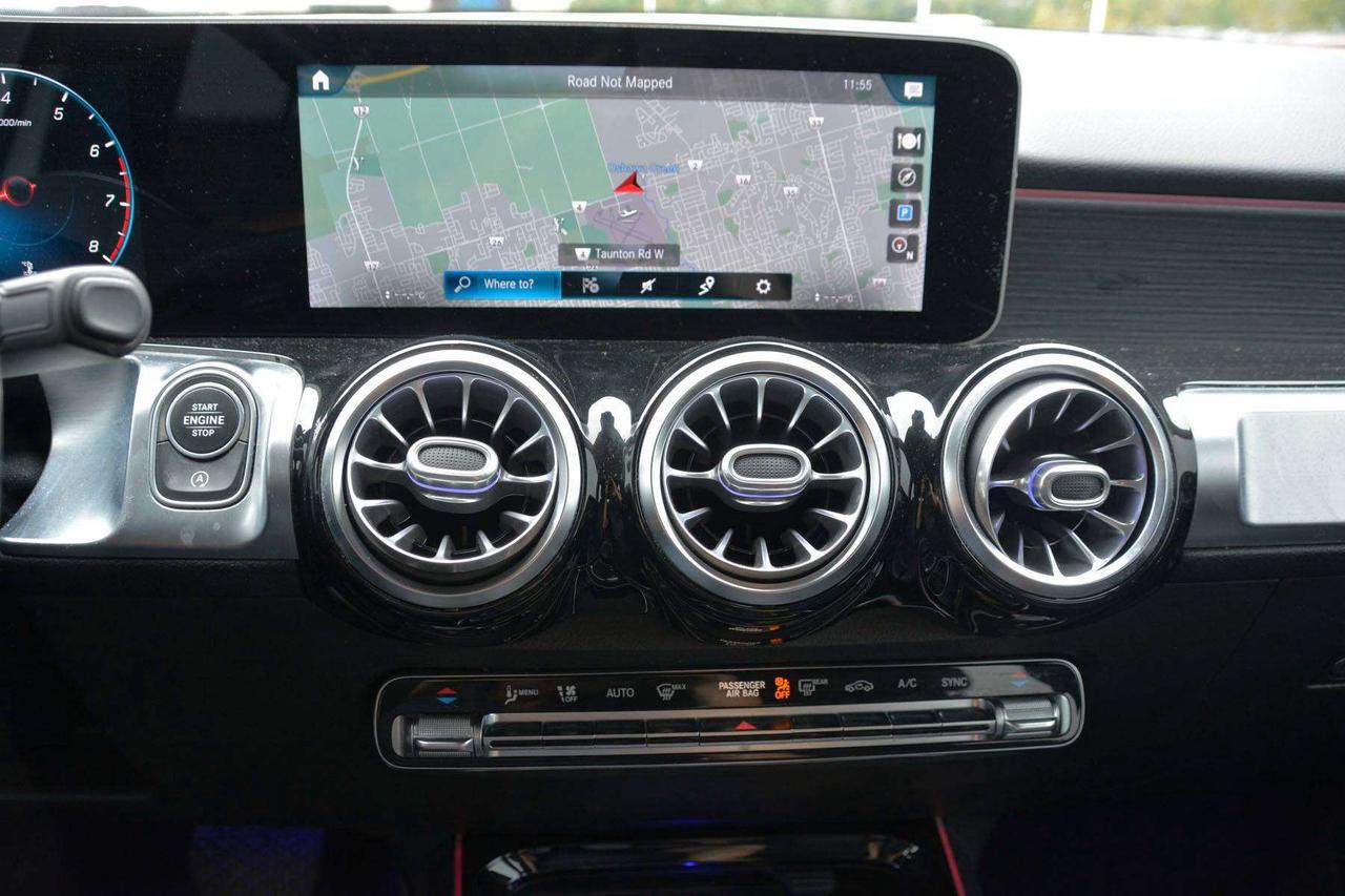 2021 Mercedes-Benz GLB GLB 250 Photo