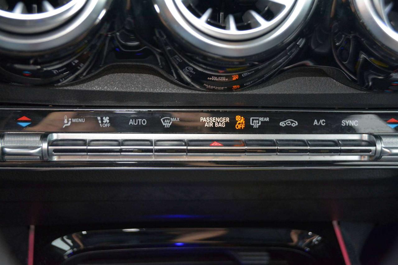 2021 Mercedes-Benz GLB GLB 250 Photo
