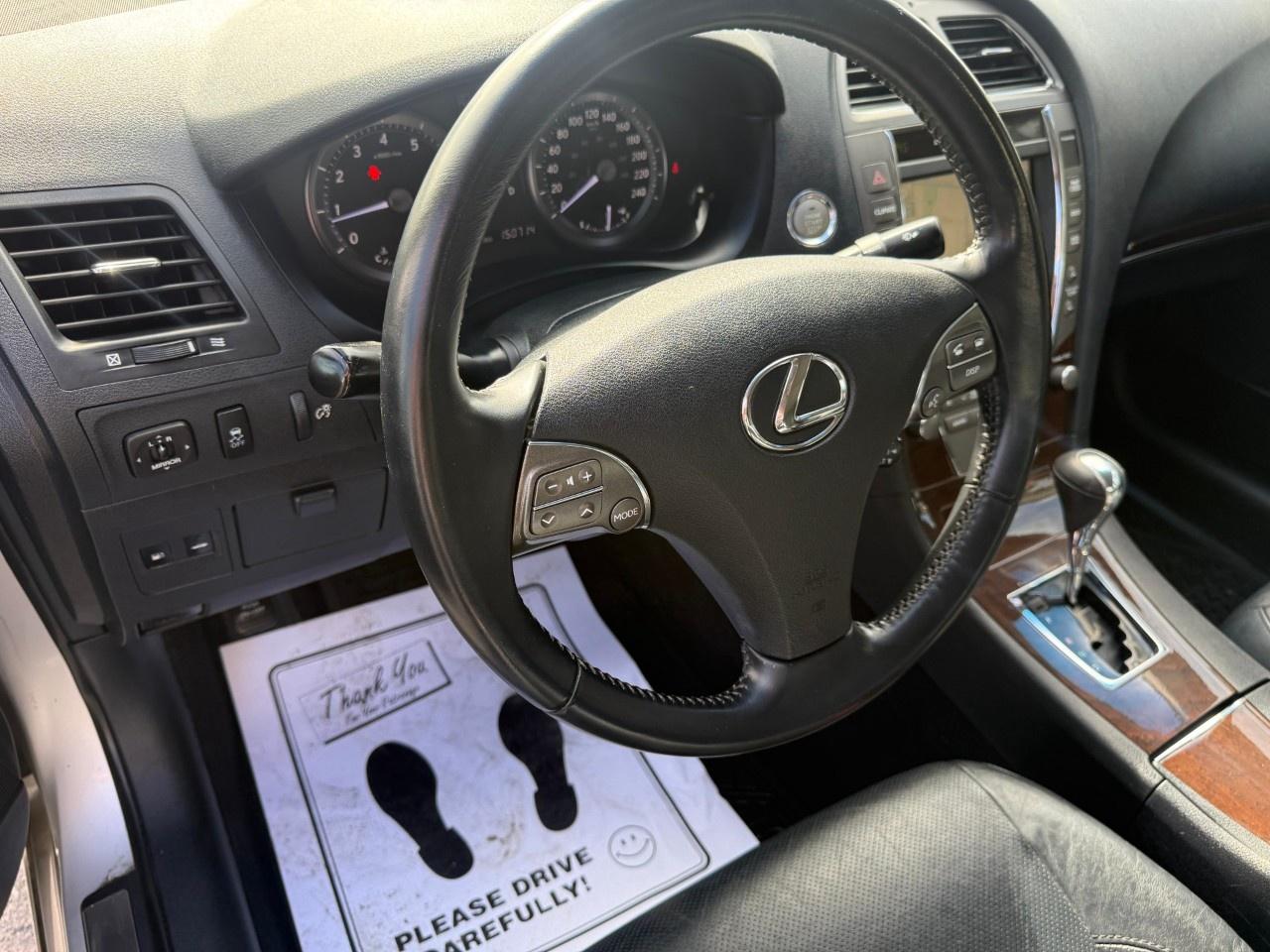 2011 Lexus ES 350 4dr Sdn Photo