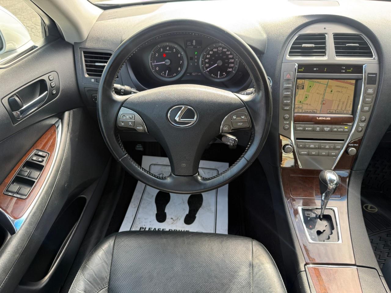 2011 Lexus ES 350 4dr Sdn Photo