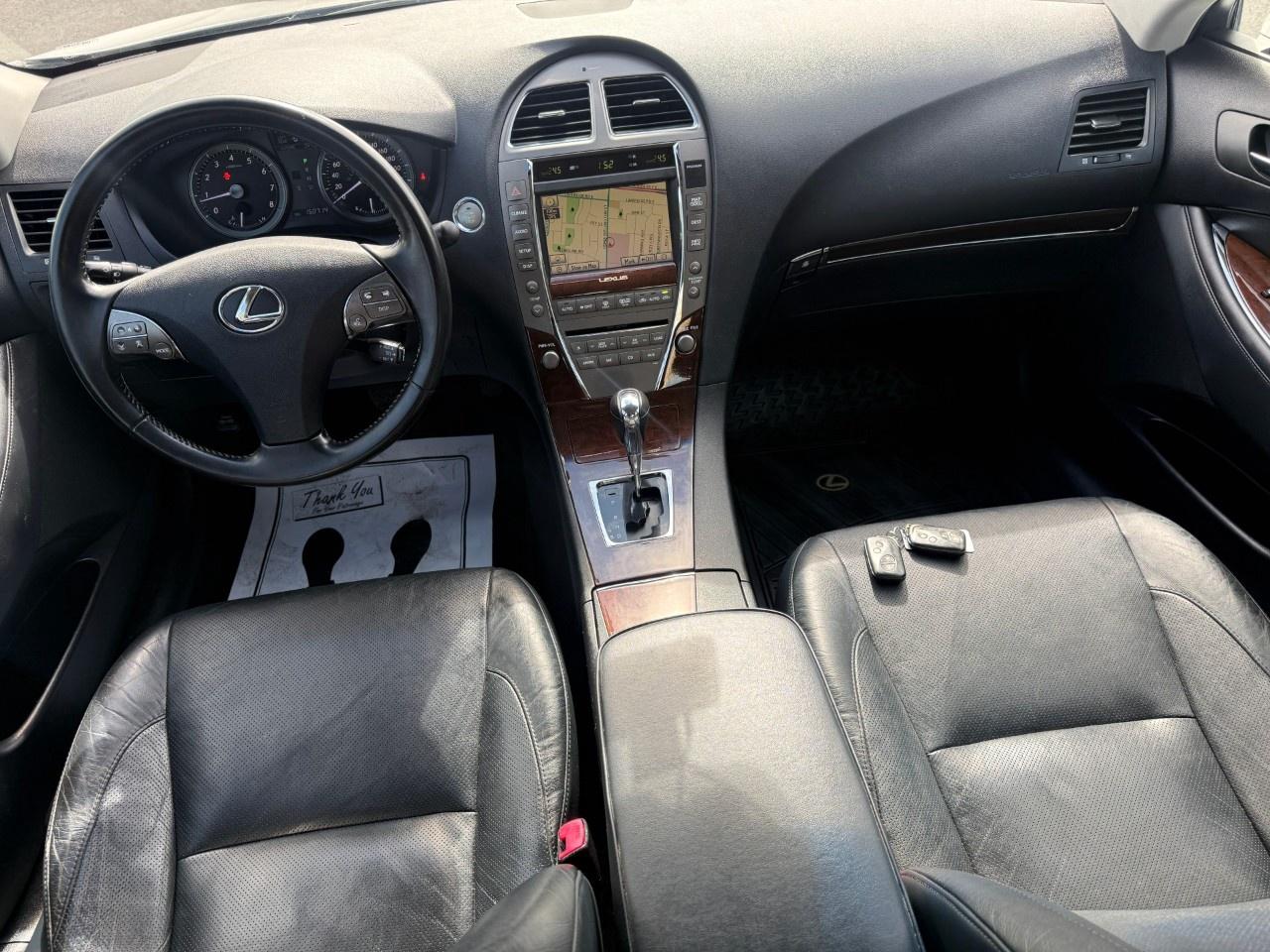 2011 Lexus ES 350 4dr Sdn Photo