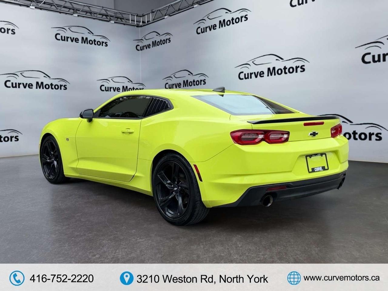 2019 Chevrolet Camaro AUTO / NO ACCIDENTS / NEON YELLOW / WELL MAINTAINED / CARPLAY / CAMERA Photo