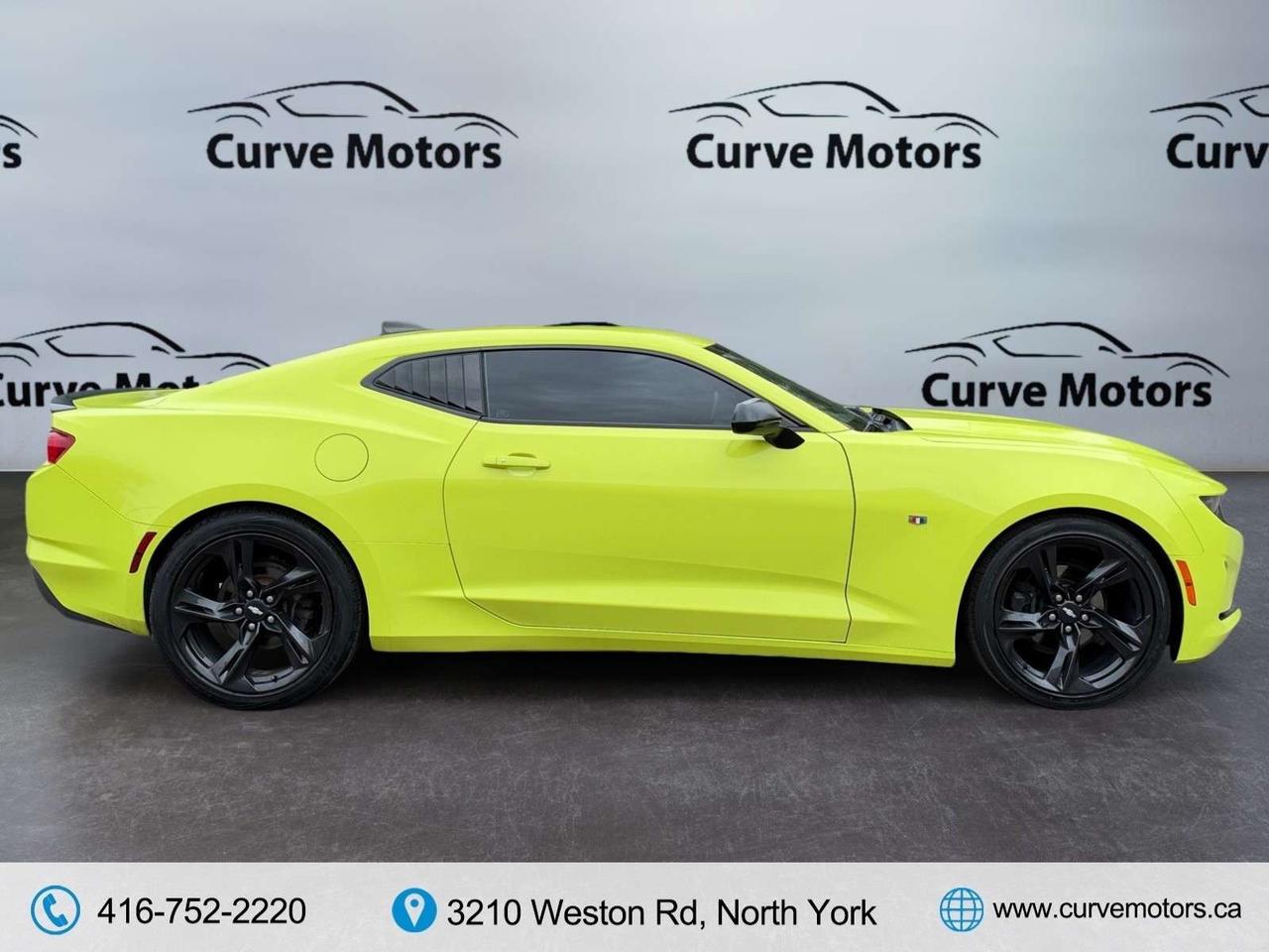 2019 Chevrolet Camaro AUTO / NO ACCIDENTS / NEON YELLOW / WELL MAINTAINED / CARPLAY / CAMERA Photo